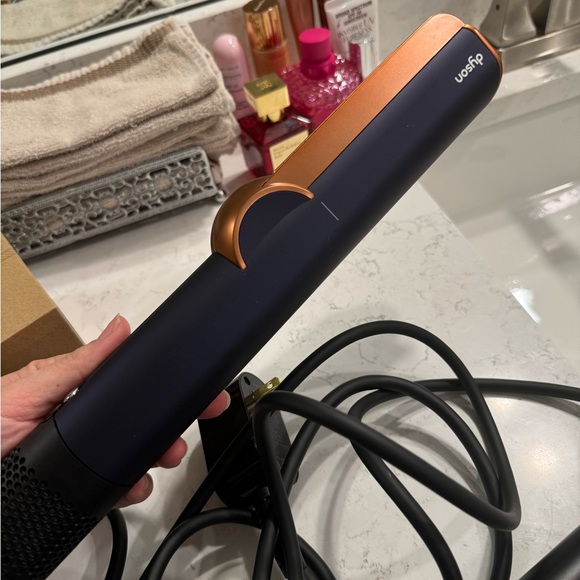 Dyson AirStraith - Picture 3 of 6